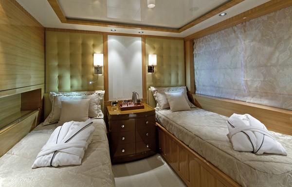 [53m-Yacht-MIA-RAMA]-1589-125.jpg