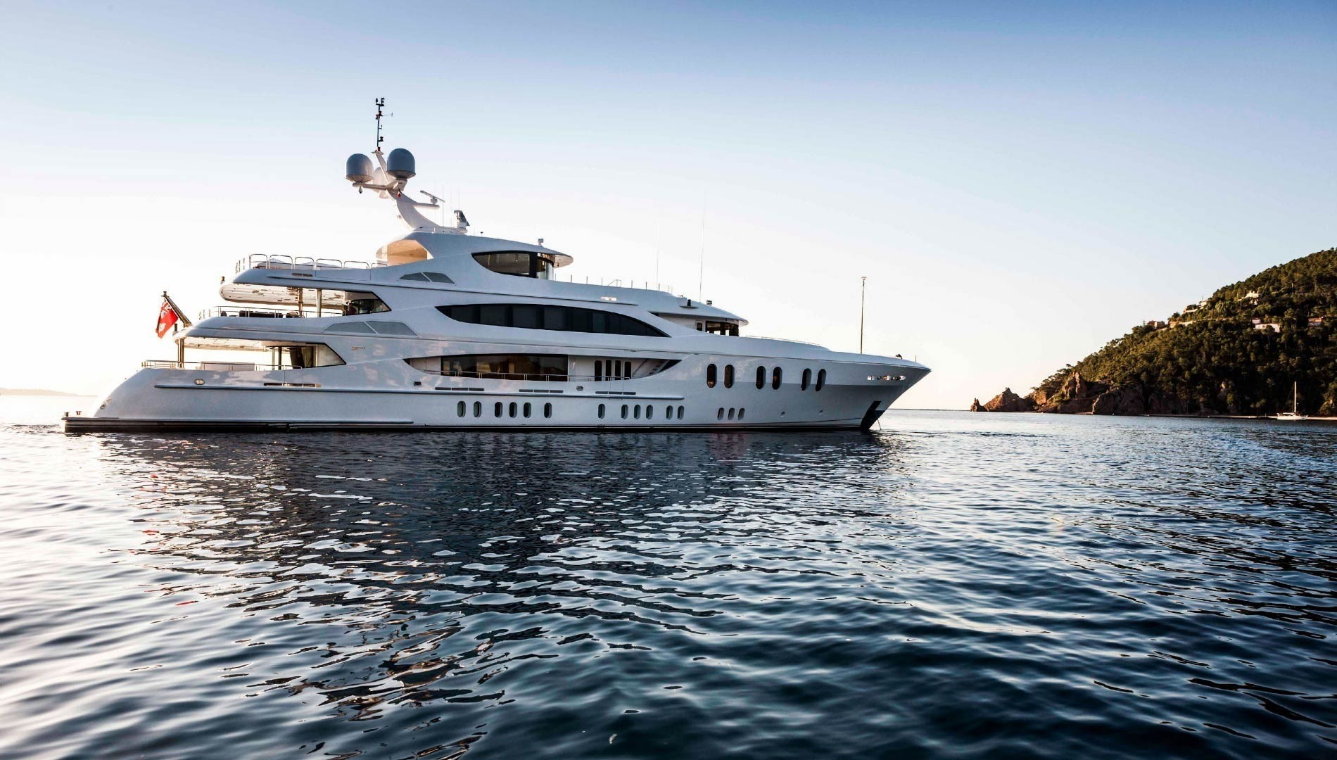 [57m-Yacht-LADY-SARA]-12344-169.jpg