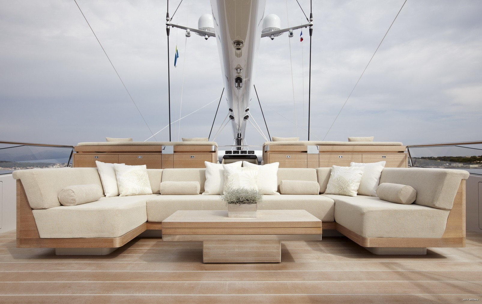 [57m-Yacht-TWIZZLE]-12029-6.jpg