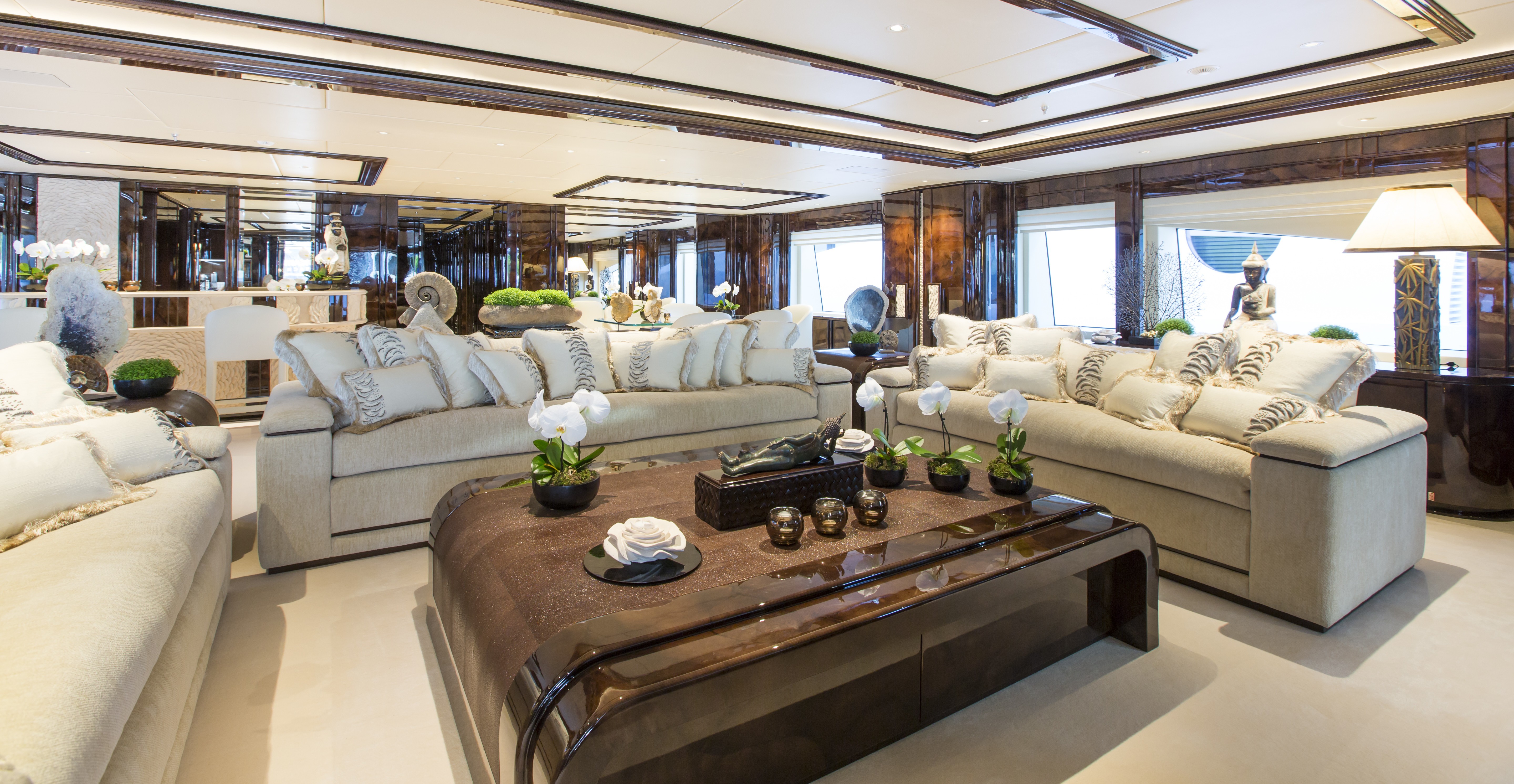[58m-Yacht-ILLUSION-V]-11616-8.jpg