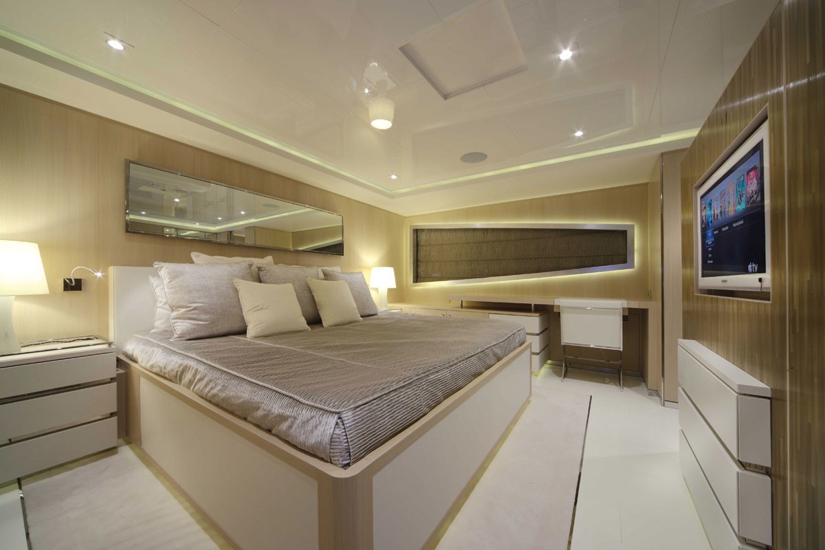 [60m-Yacht-LIGHT-HOLIC]-10548-105.jpg