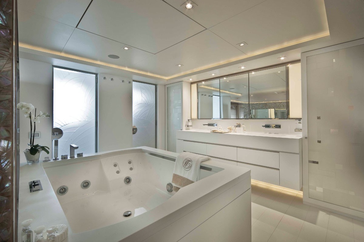 [60m-Yacht-LIGHT-HOLIC]-10548-199.jpg