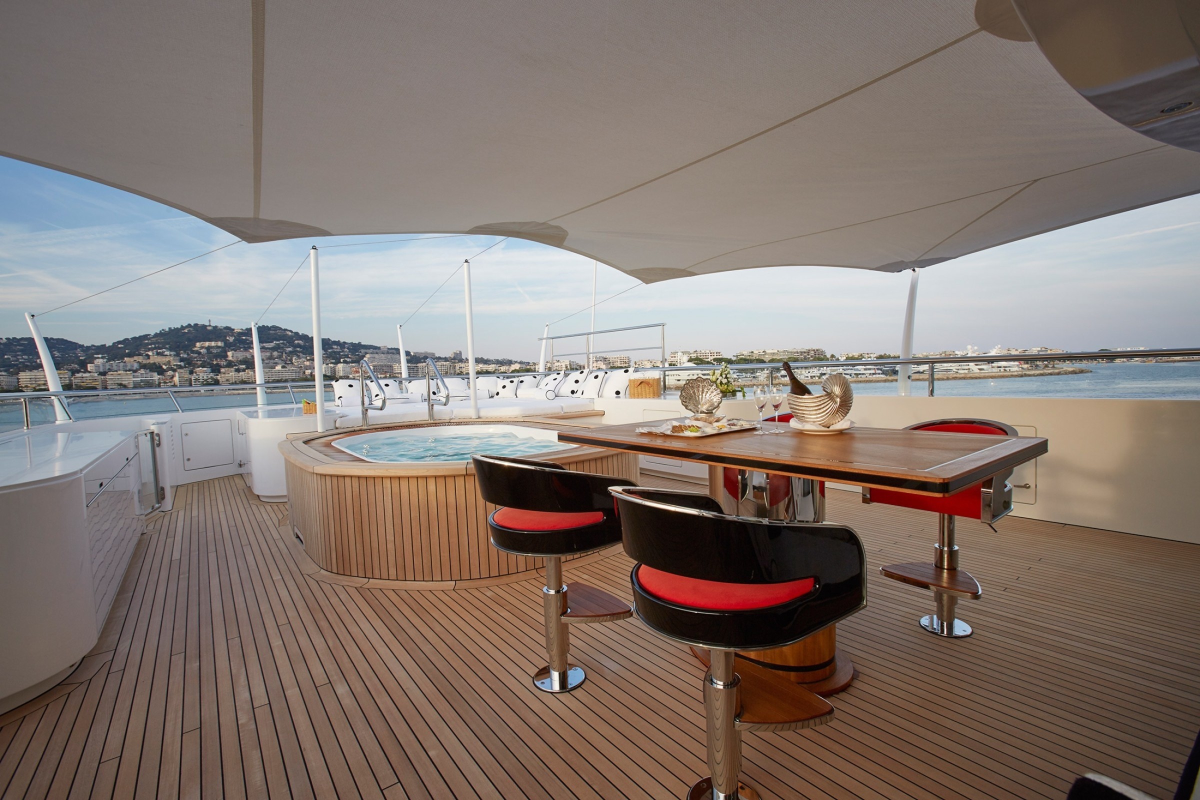 [60m-Yacht-MADAME-KATE]-10533-167.jpg