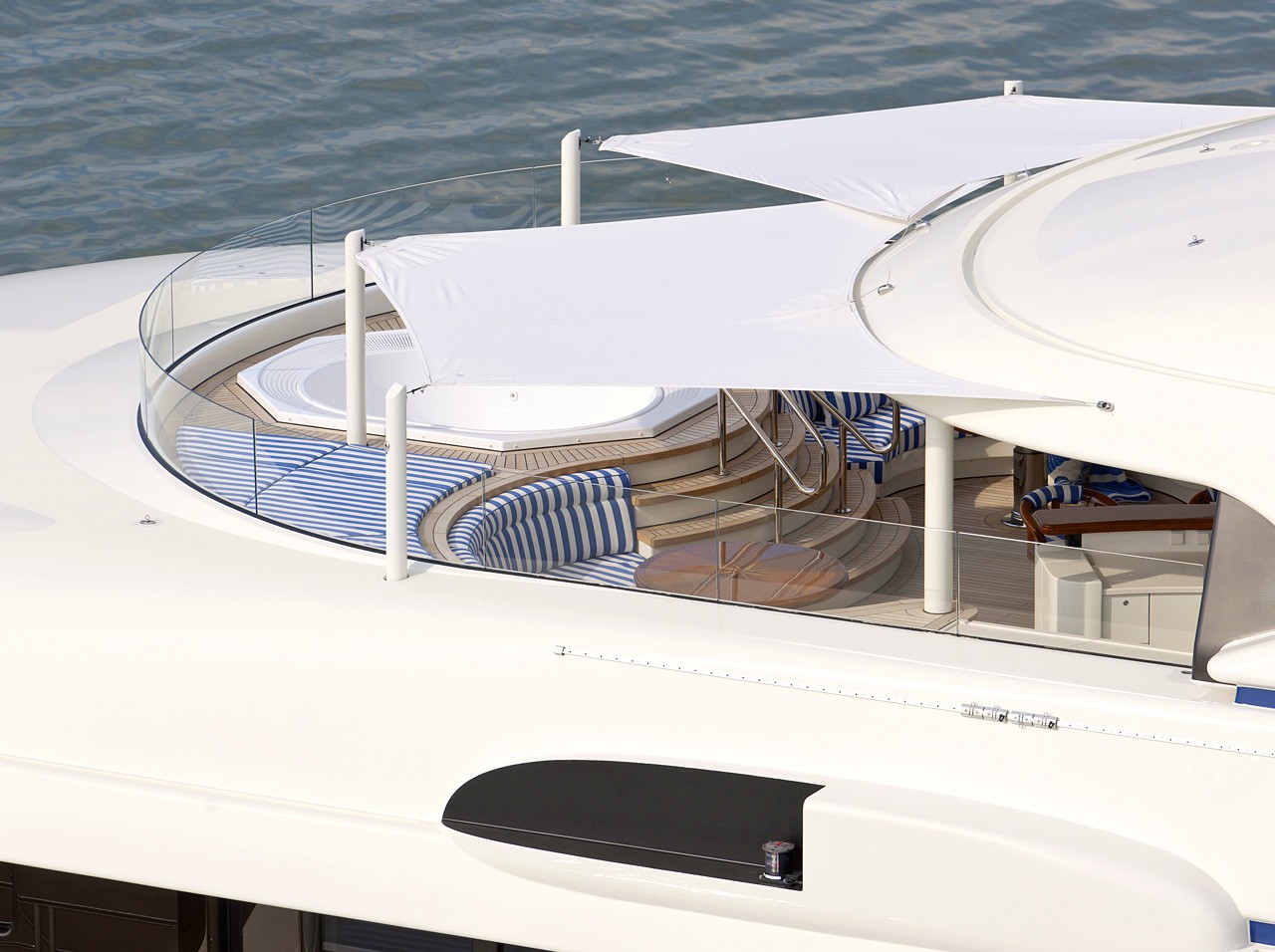 [61m-Yacht-LADY-KATHRYN-V]-12397-8.jpg