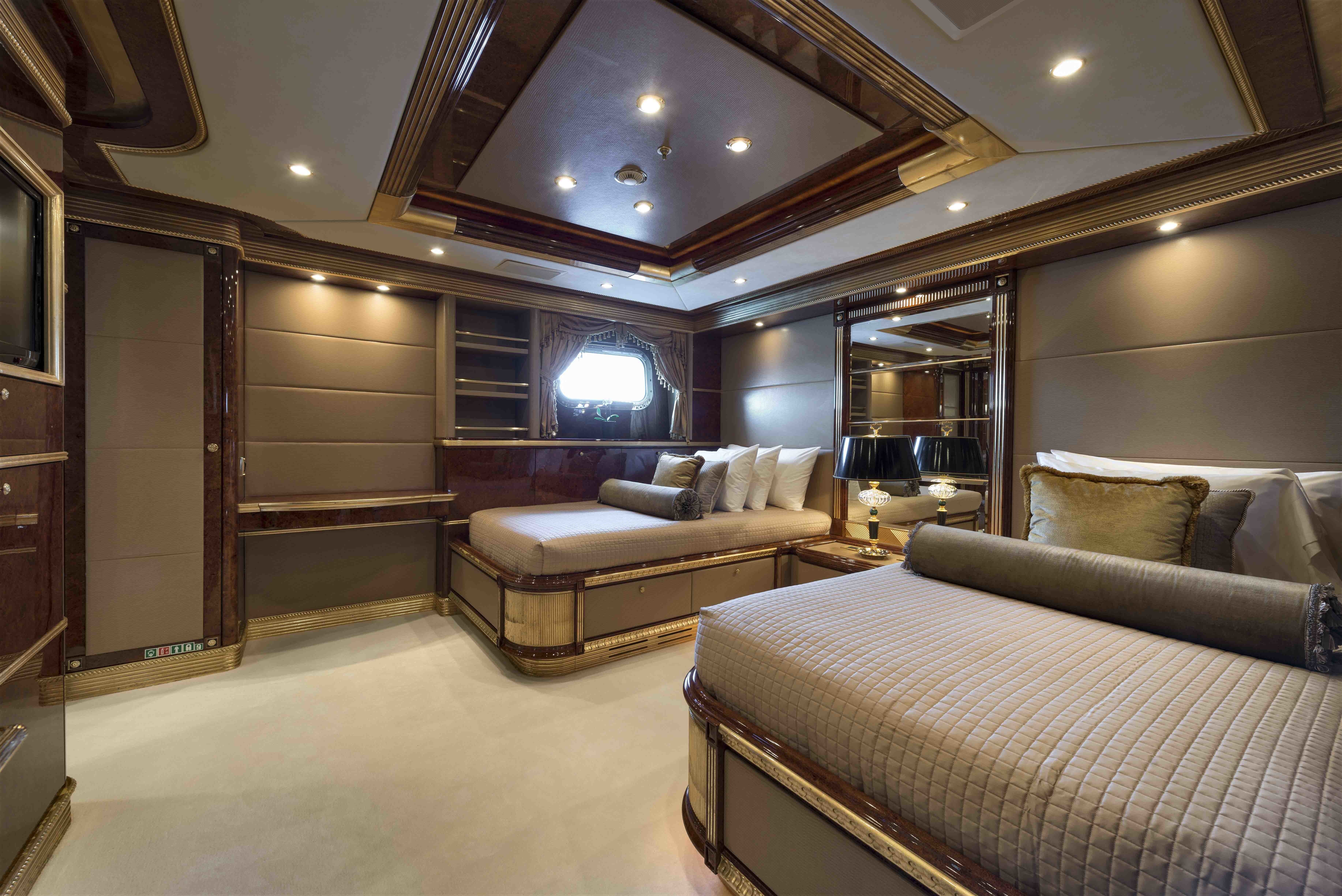 [62m-Yacht-MINE-GAMES]-11625-160.jpg