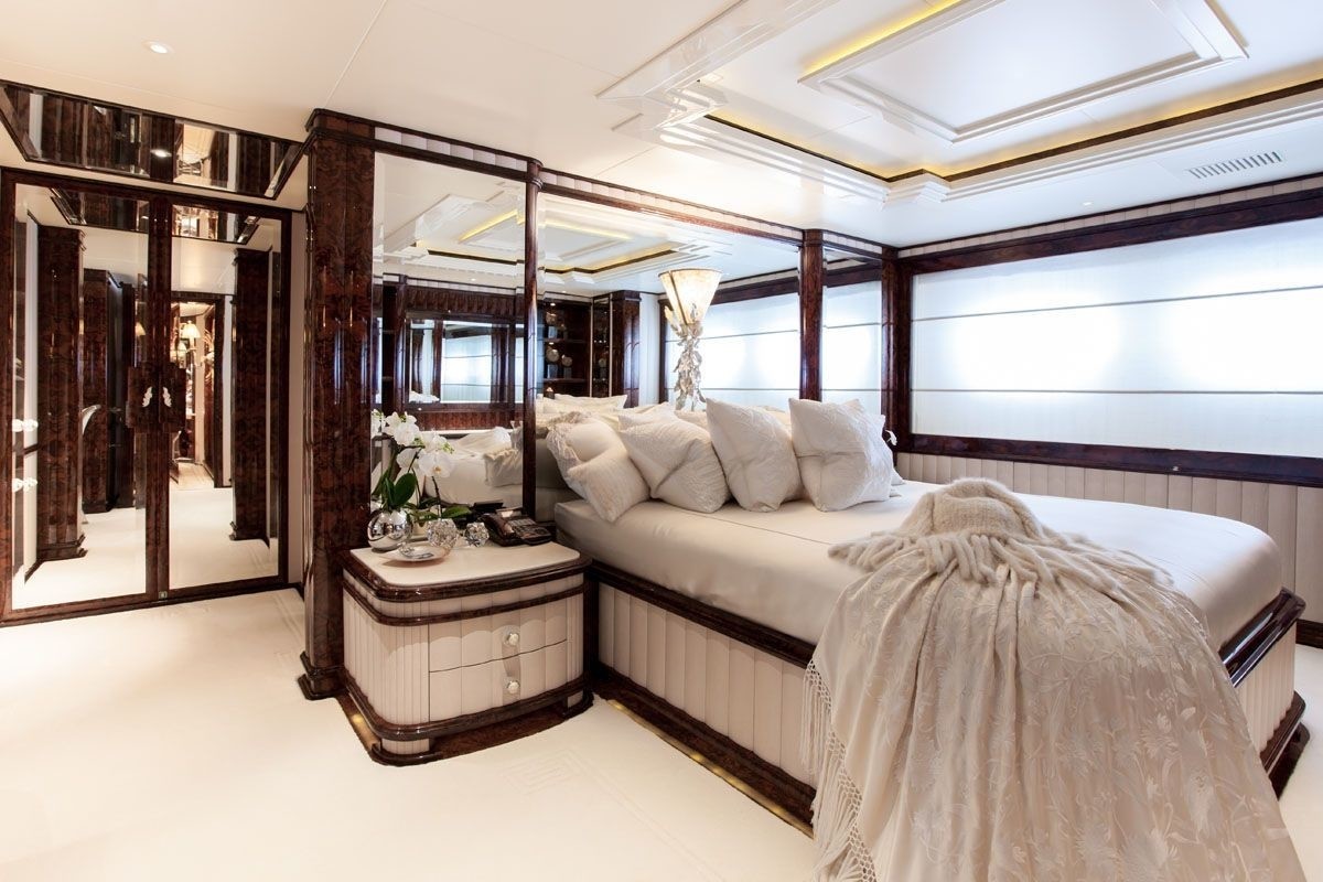[63m-Yacht-LIONESS-V]-10110-101.jpg