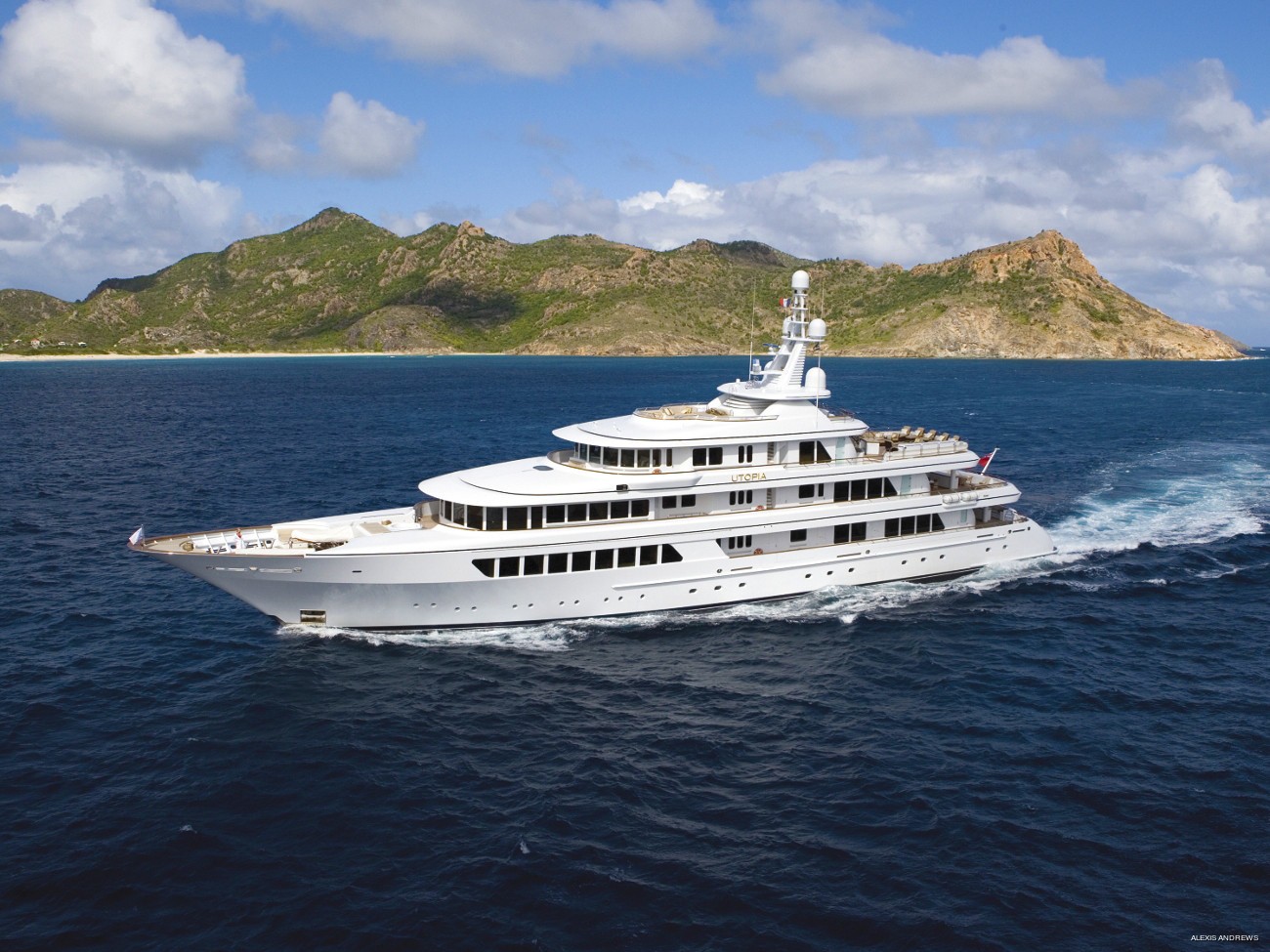 [71m-Yacht-UTOPIA]-1119-111.jpg