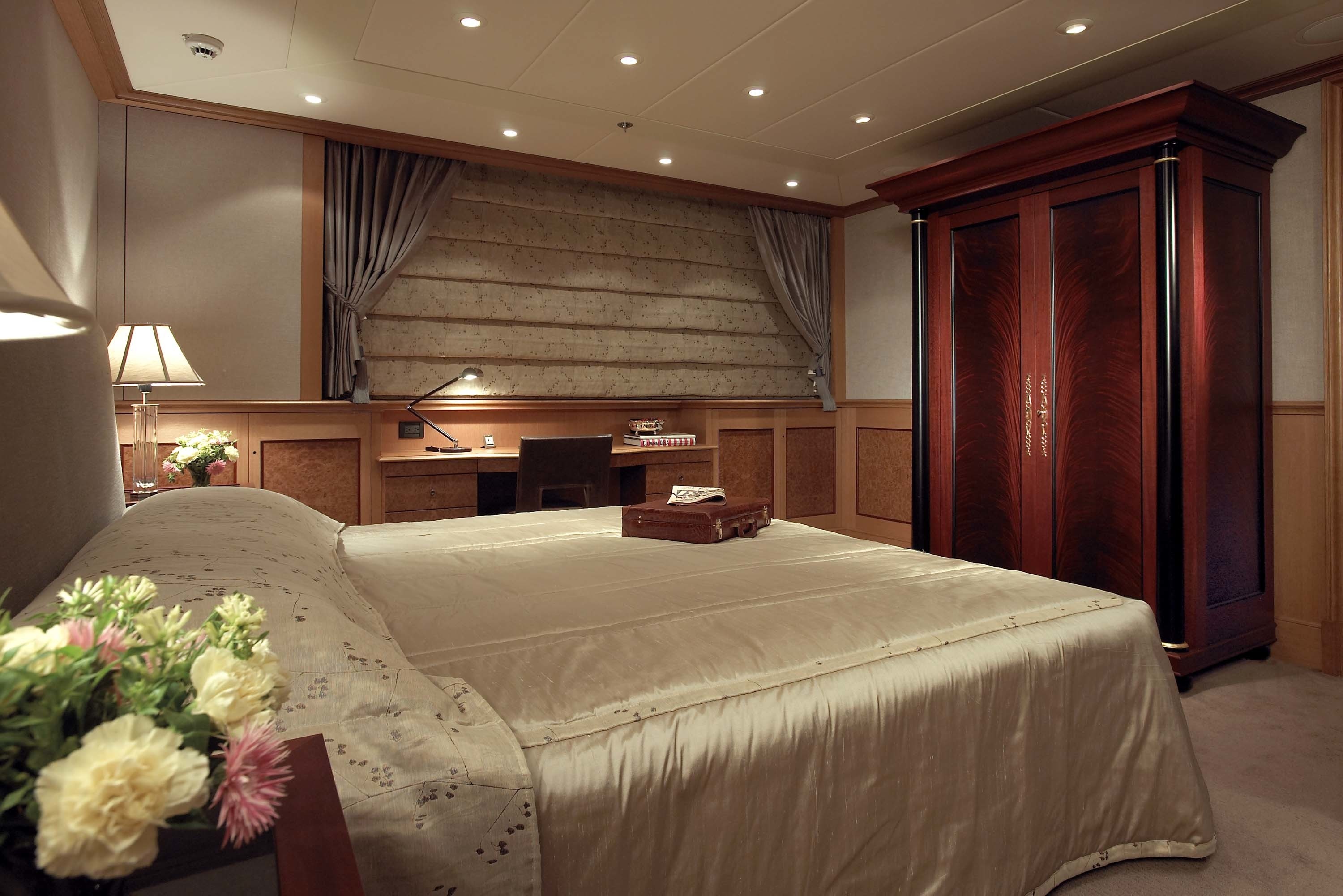 [71m-Yacht-UTOPIA]-1119-156.jpg