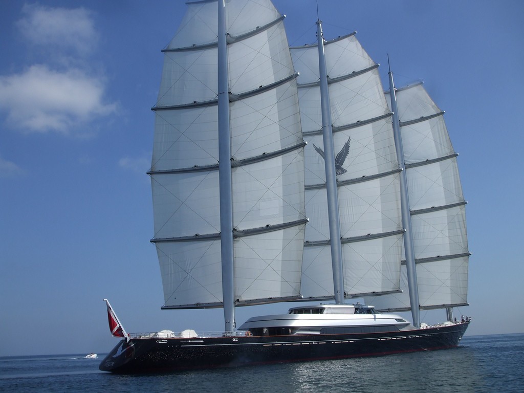 [88m-Yacht-MALTESE-FALCON]-1096-90.jpg