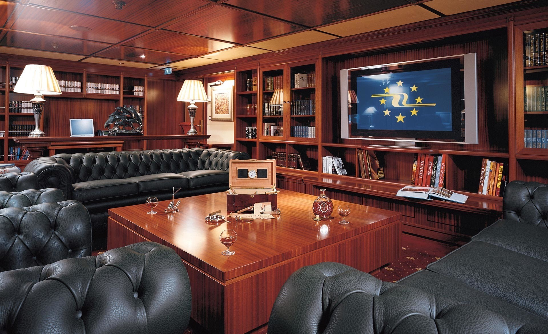[89m-Yacht-LAUREN-L]-1040-25.jpg