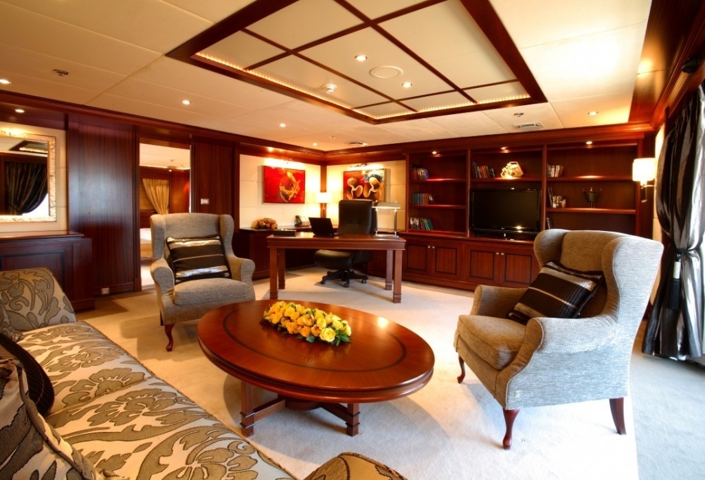 [89m-Yacht-LAUREN-L]-1040-43.jpg