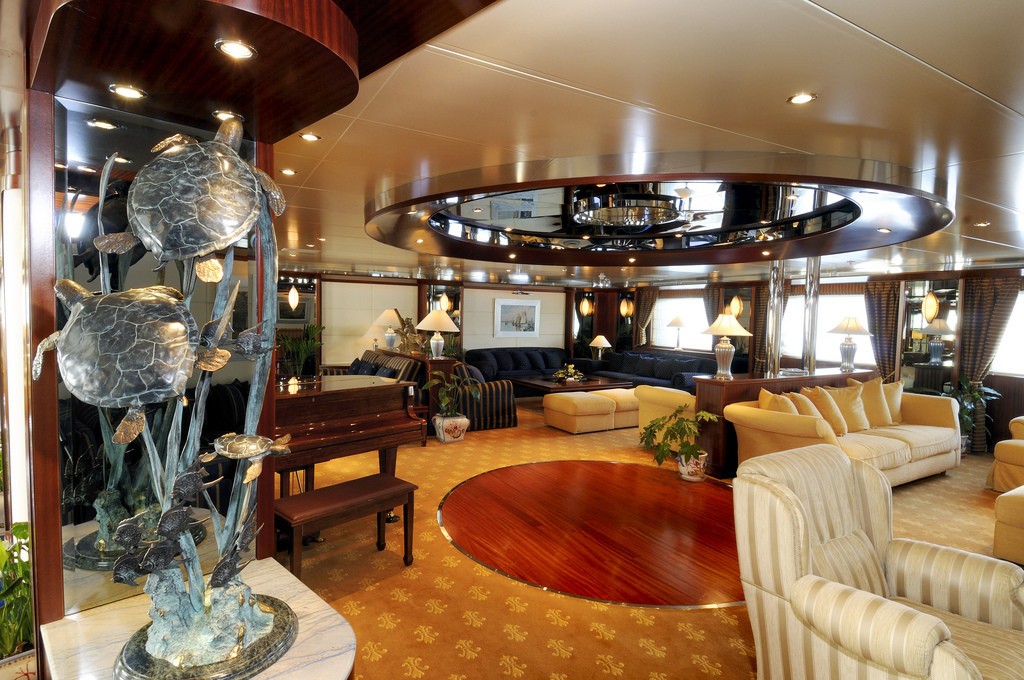 [89m-Yacht-LAUREN-L]-1040-99.jpg