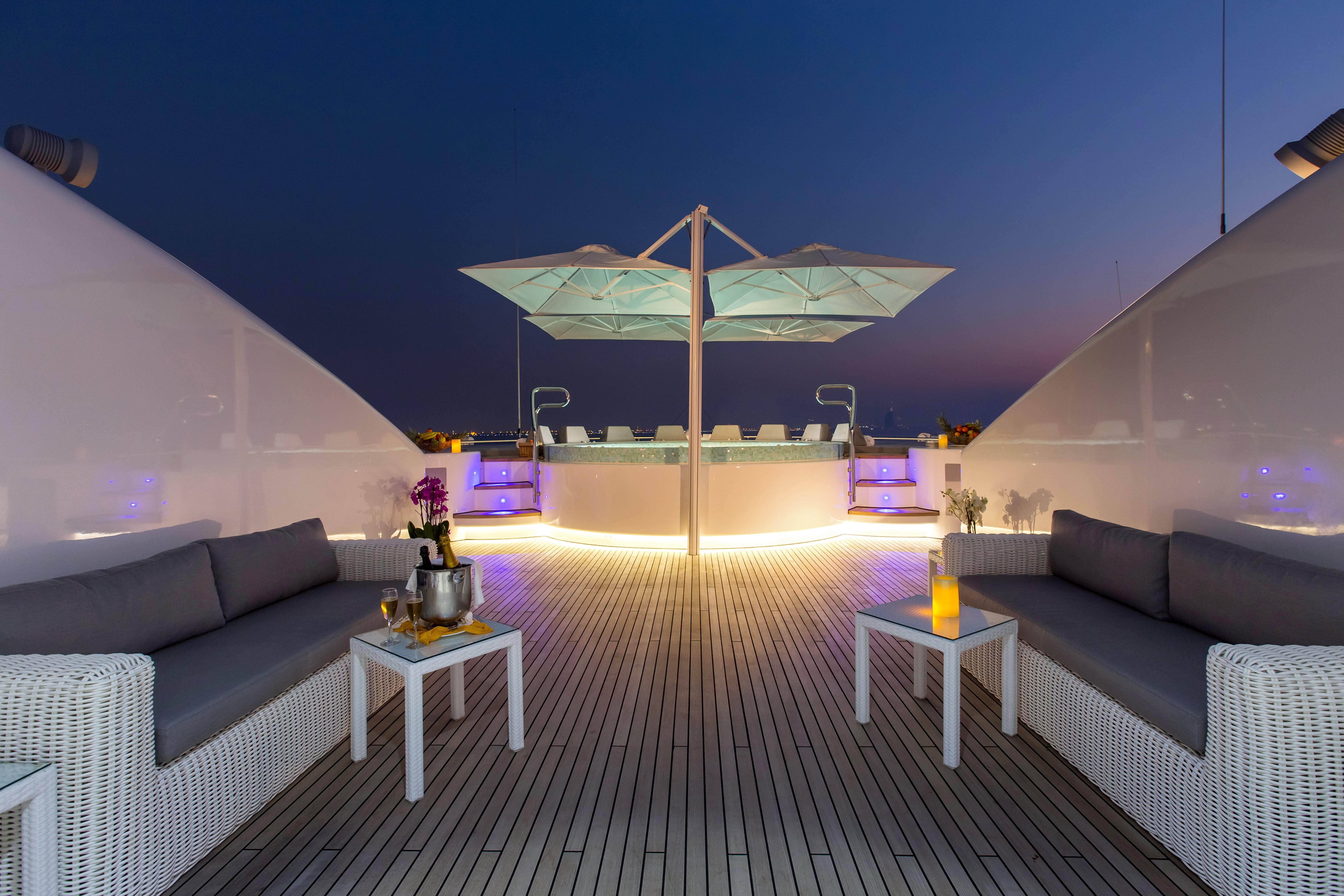 [91m-Yacht-MOONLIGHT-II]-1229-220.jpg