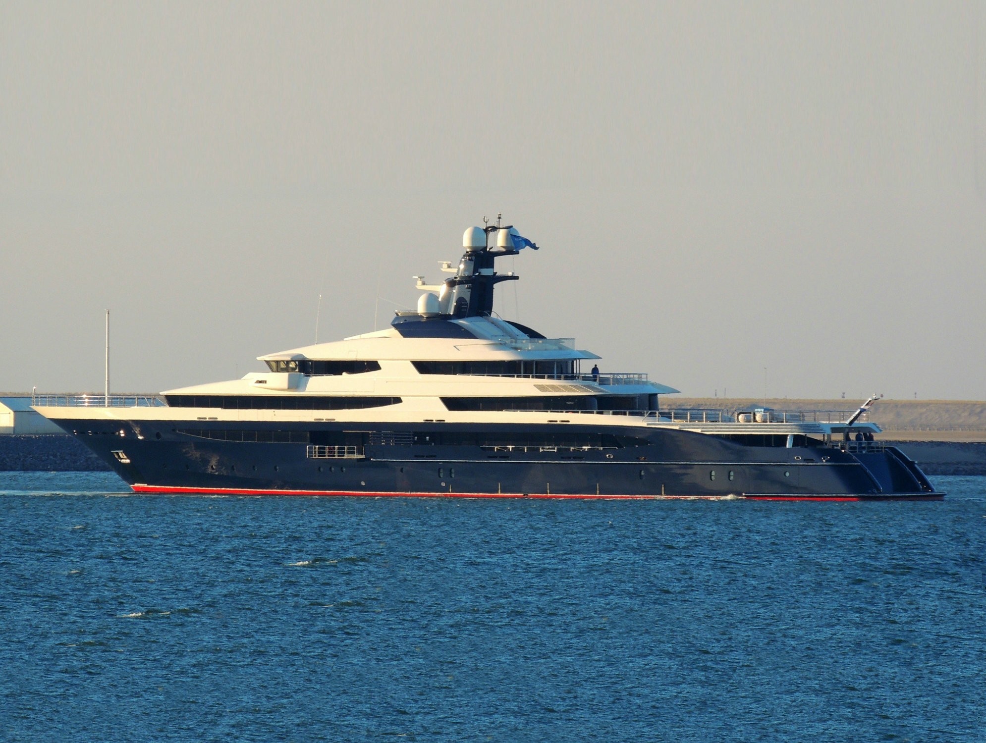 [92m-Yacht-EQUANIMITY]-12783-93.jpg