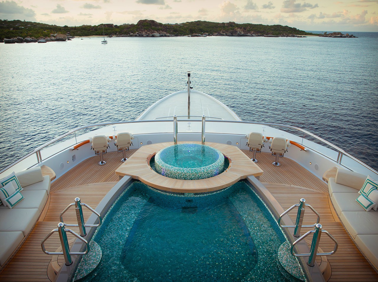 [95m-Yacht-KISMET]-12391-173.jpg