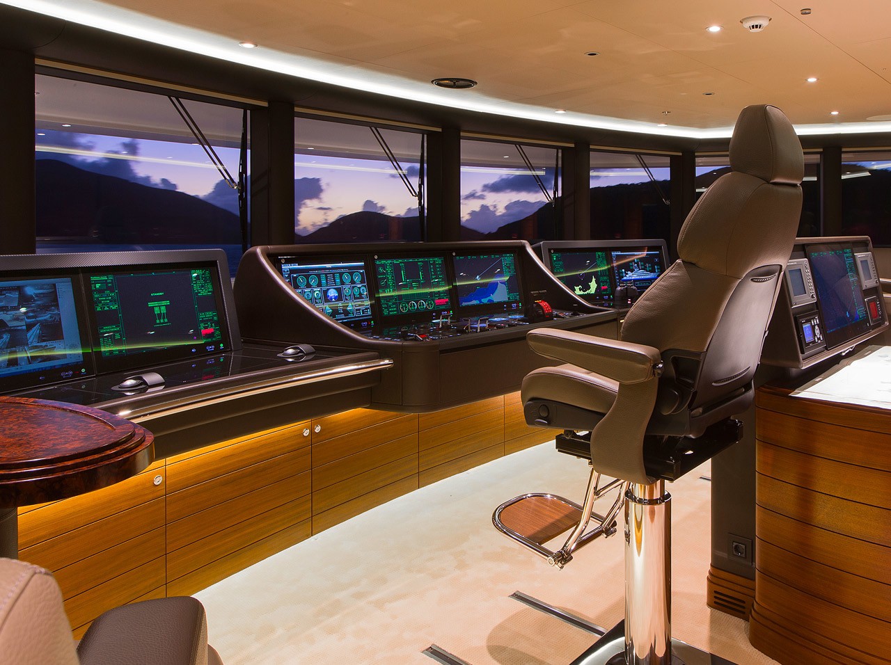 [95m-Yacht-KISMET]-12391-94.jpg