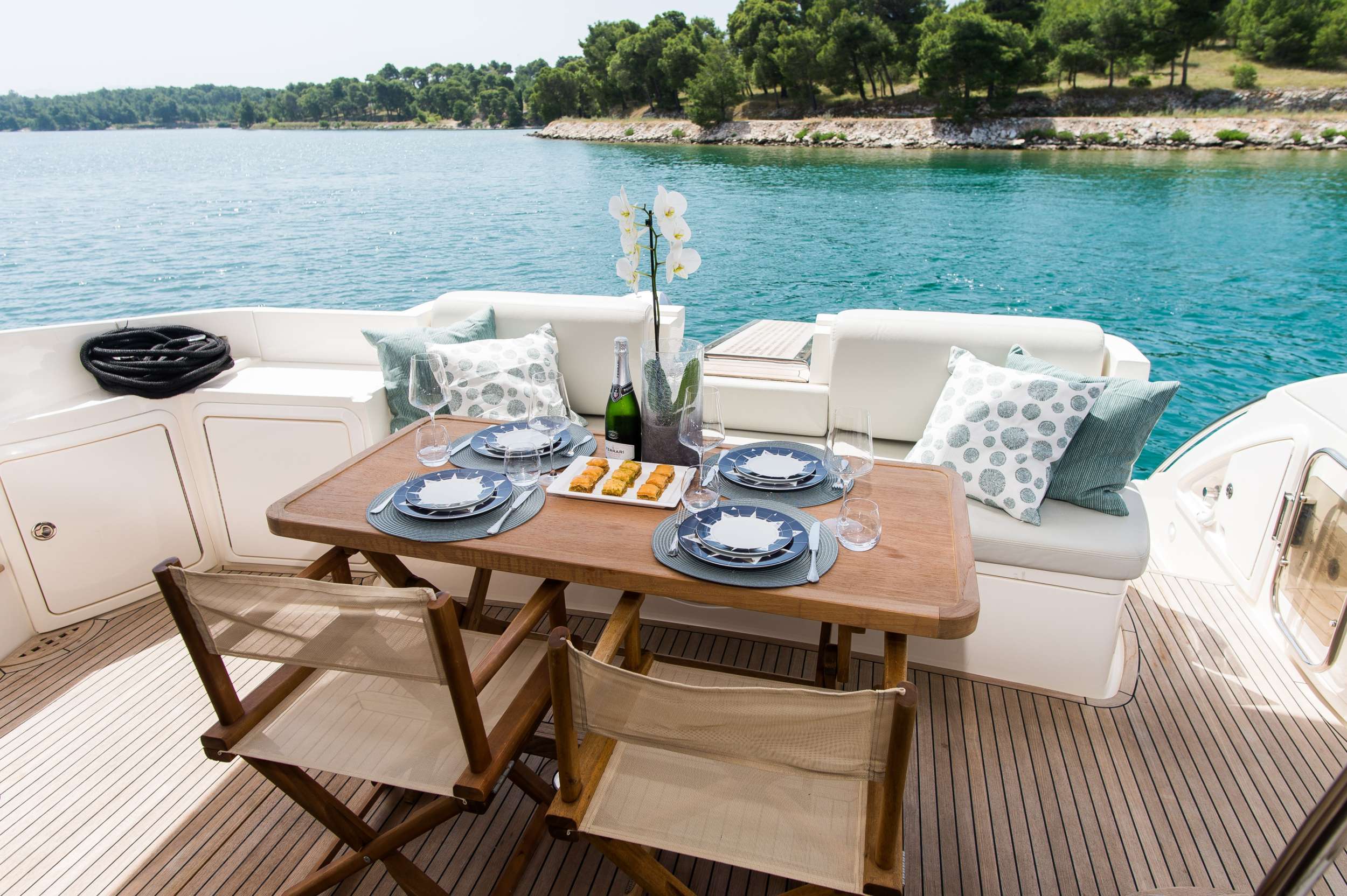 [AZIMUT--MOTOR-YACHT]-166-3.jpg