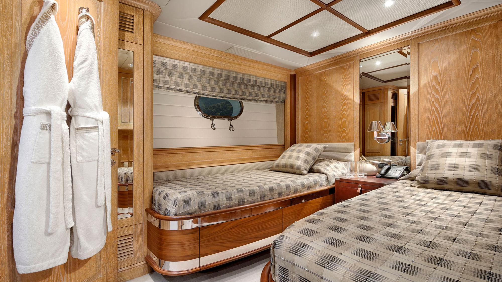 [BENETTI-QUEST]-1425-9.jpg