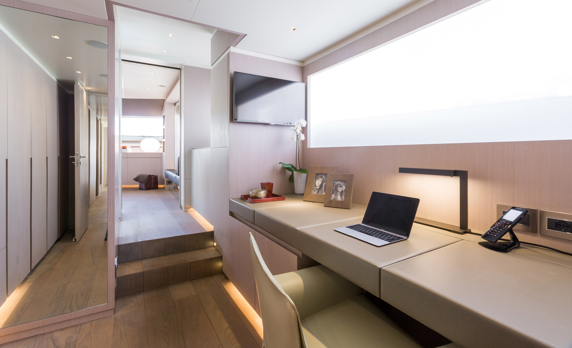 [CRYSTAL--SUPERYACHT]-11633-3.jpg