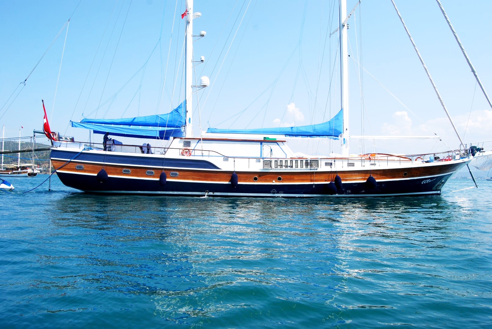 [ECE-BERRAK]-12340-2.jpg