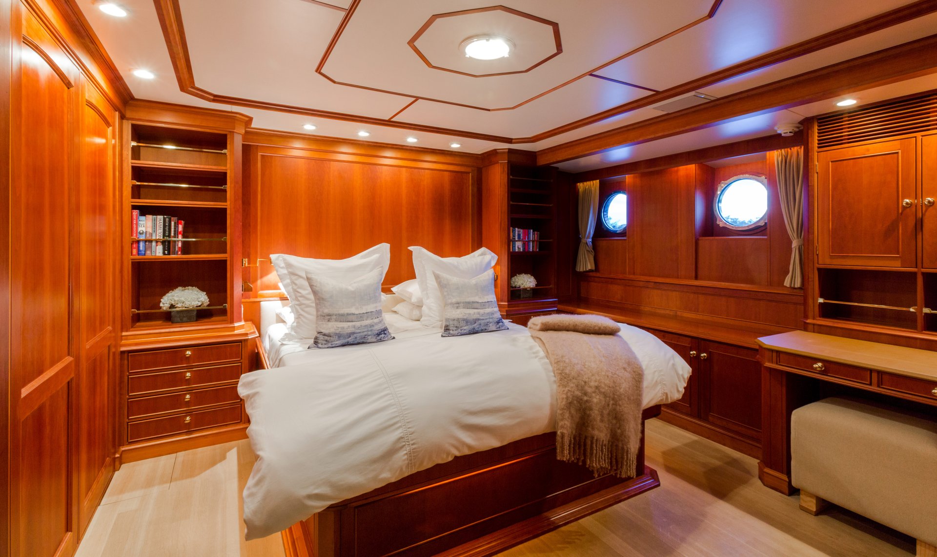 [LUXURY-CHARTER-YACHT-PUTTY-VI-EX-TURMOIL]-1360-6.jpg