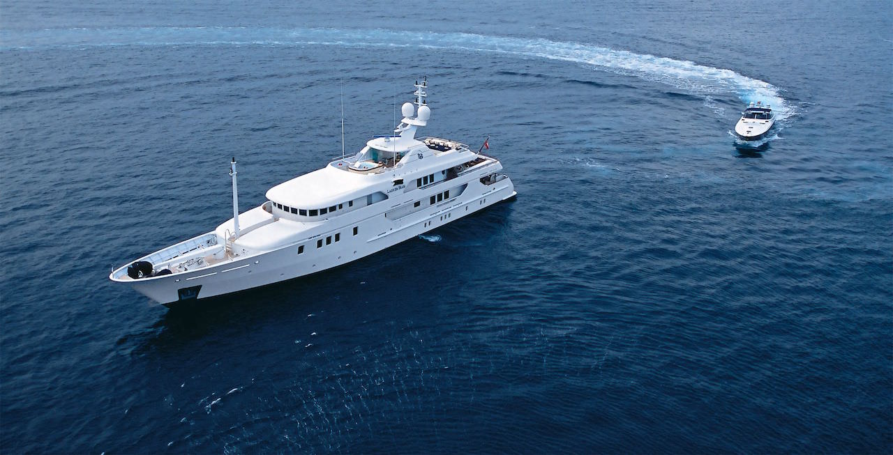 [LUXURY-YACHT-LADY-IN-BLUE]-1016-5.jpg