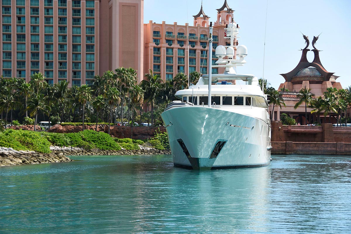 [LUXURY-YACHT-LADY-IN-BLUE]-1016-7.jpg