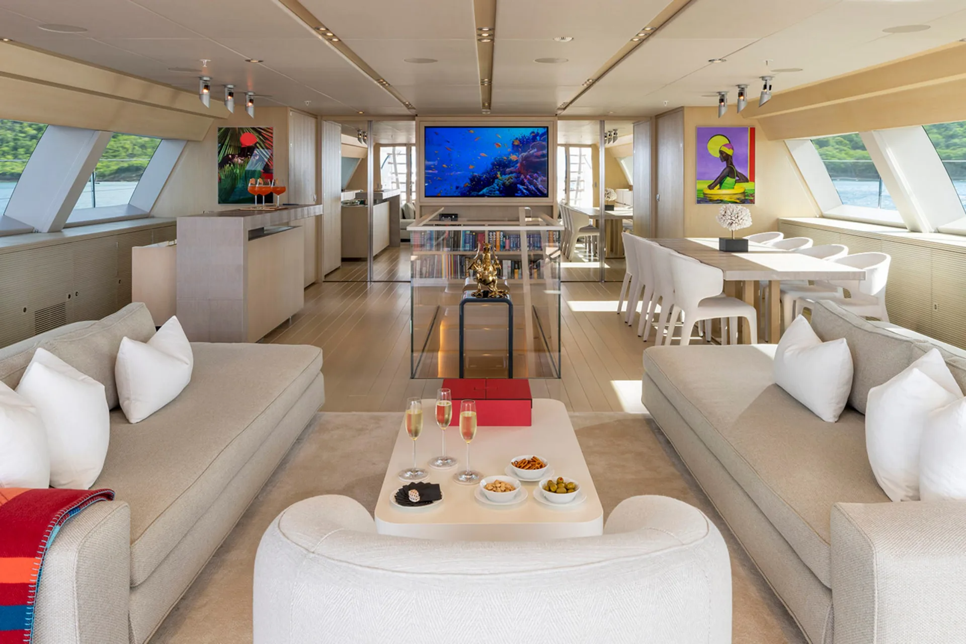 [LUXURY-YACHT-RED-DRAGON]-1402-1.png