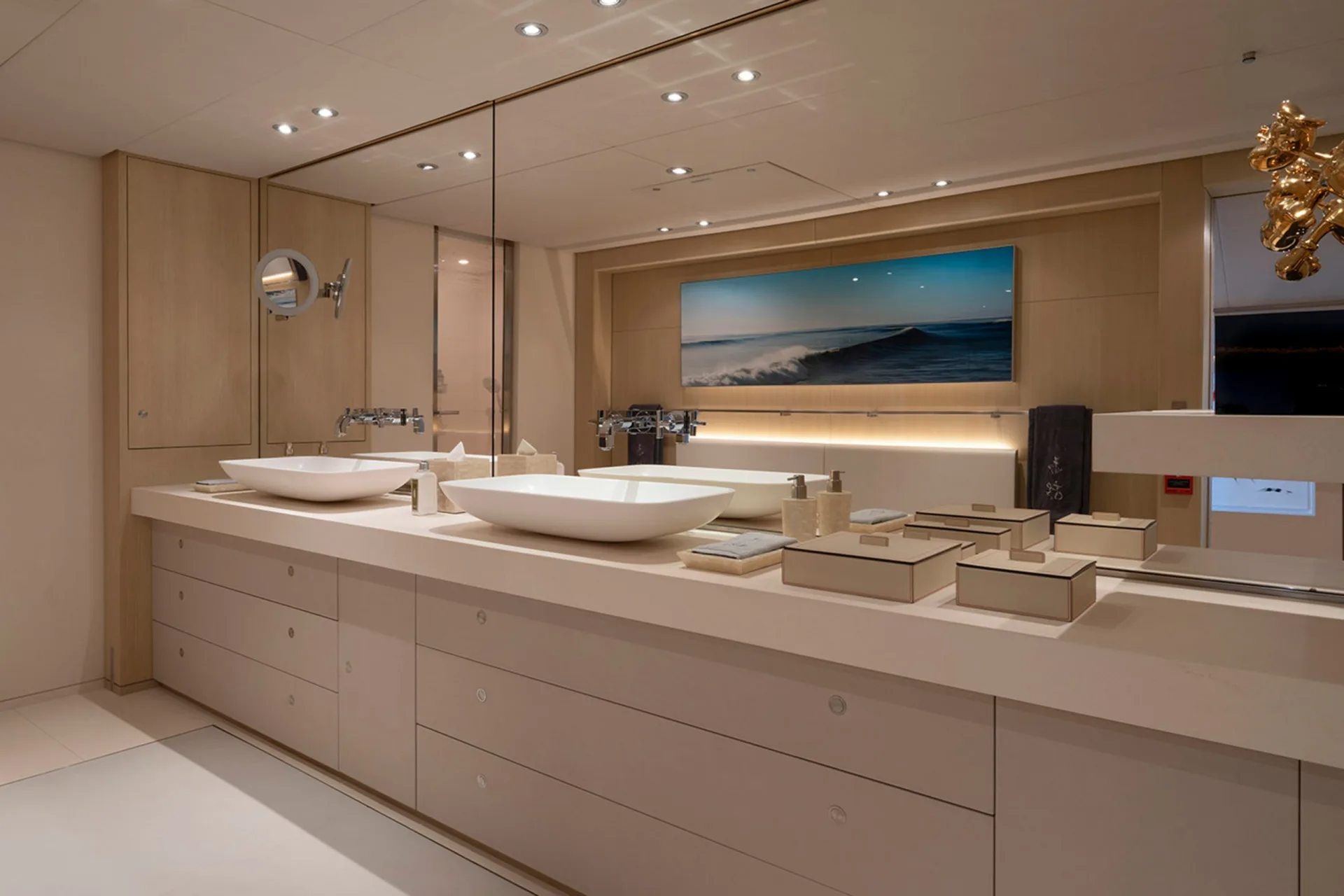 [LUXURY-YACHT-RED-DRAGON]-1402-4.png
