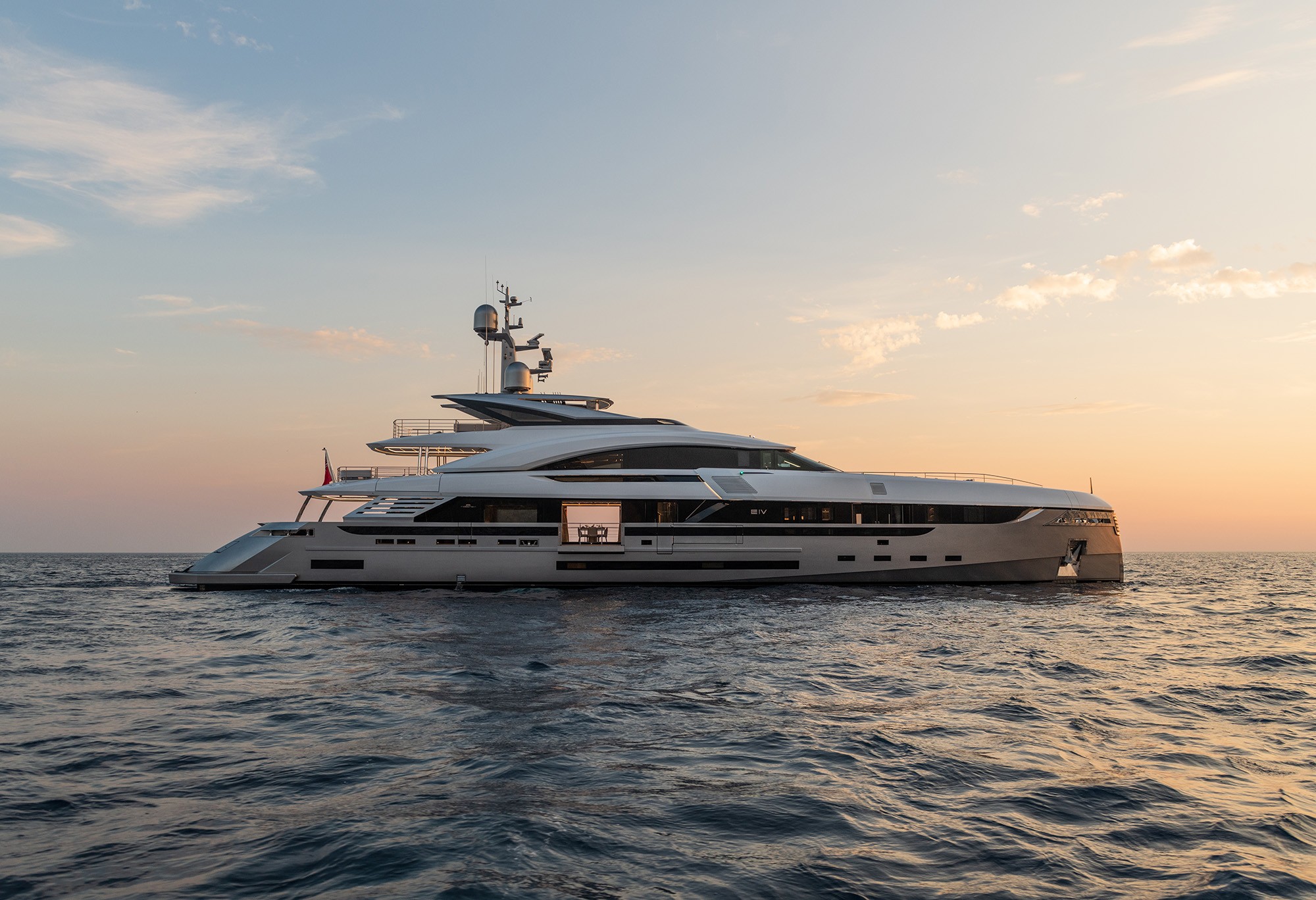 [M-CONTEMPORARY-SUPERYACHT-BY-ROSSINAVI]-13689-8.jpg