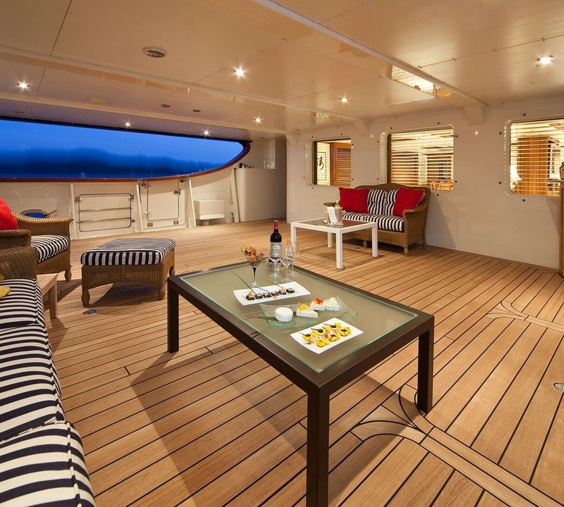 [M-CONVERTED-EXPLORER-YACHT]-14324-5.jpg