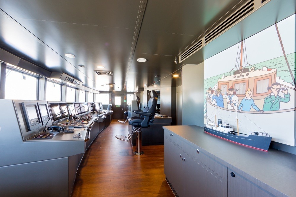 [M-CUSTOM-EXPEDITION-YACHT-BY-PIRIOU]-12761-4.jpg
