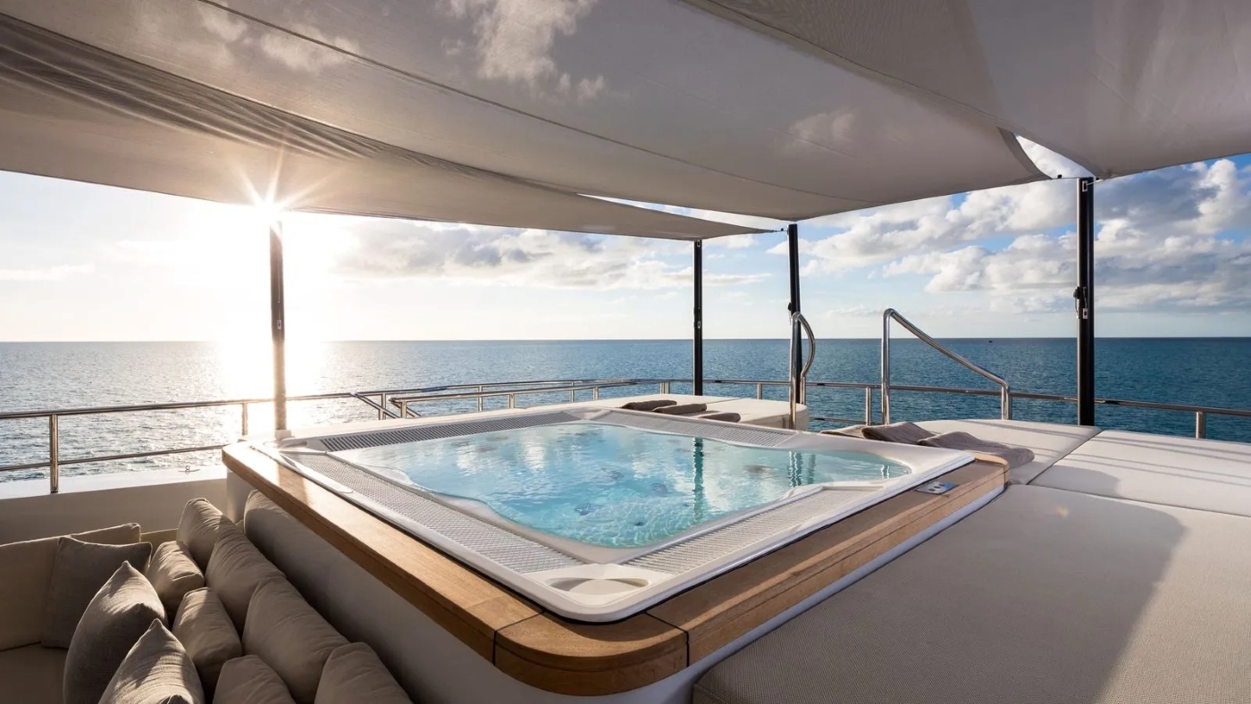 [M-CUSTOM-LUXURY-SUPERYACHT]-14330-83.jpg