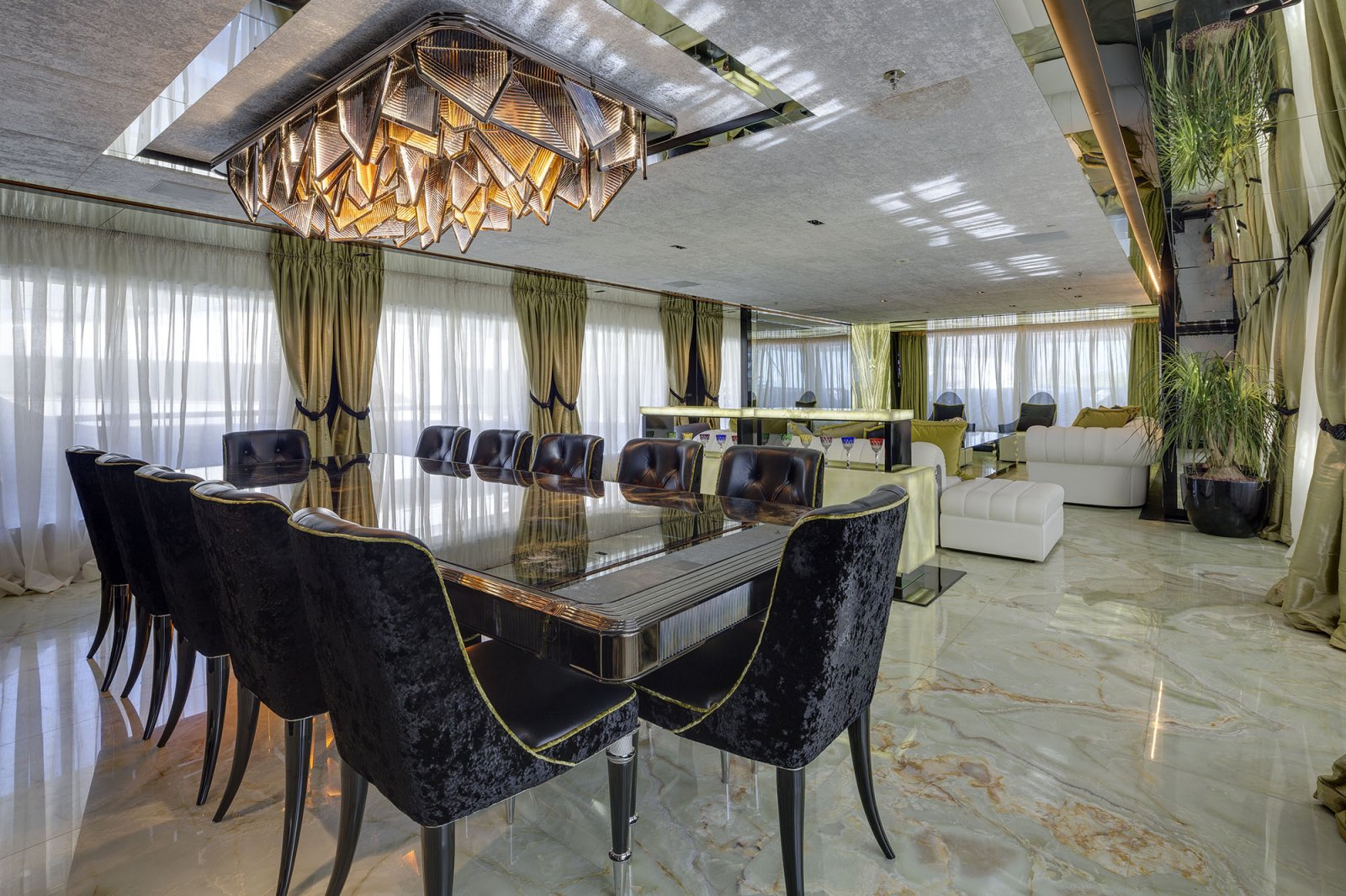 [M-CUSTOM-LUXURY-SUPERYACHT-BY-MONDOMARINE]-11851-3.jpg