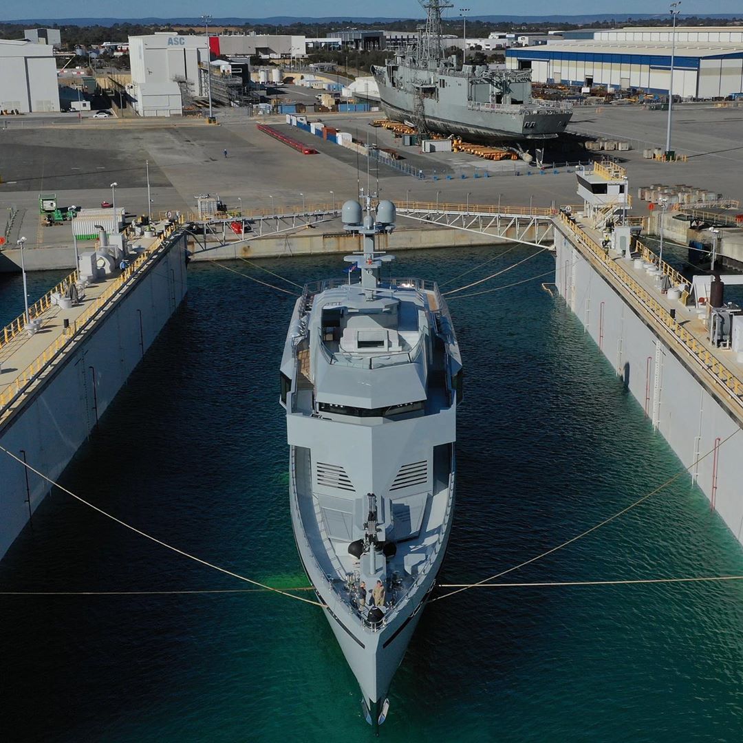 [M-CUSTOM-MEGA-YACHT-BY-SILVER-YACHTS]-12847-2.jpg