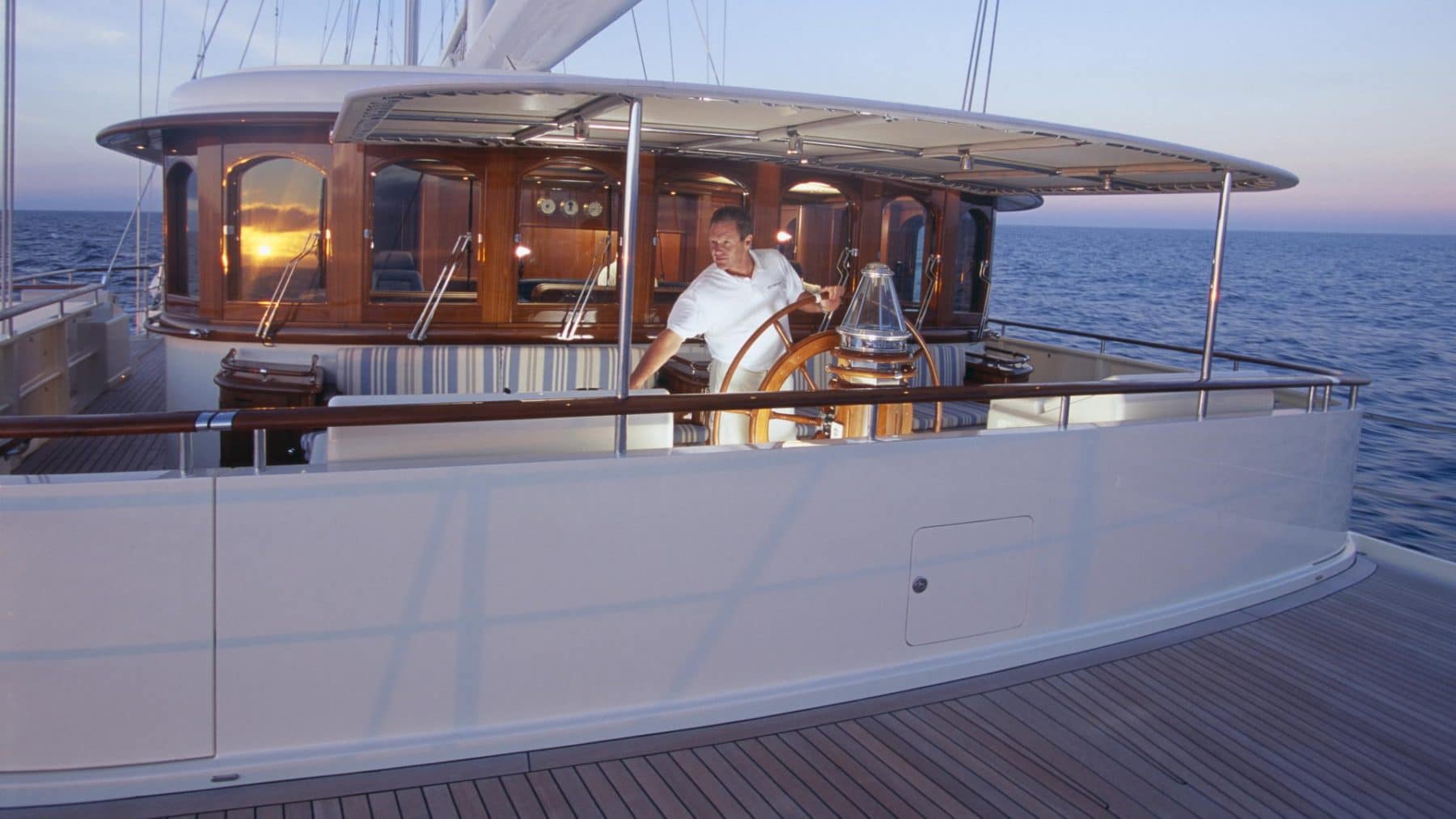 [M-CUSTOM-SAILING-YACHT-BY-ROYAL-HUISMAN]-11796-1.jpg