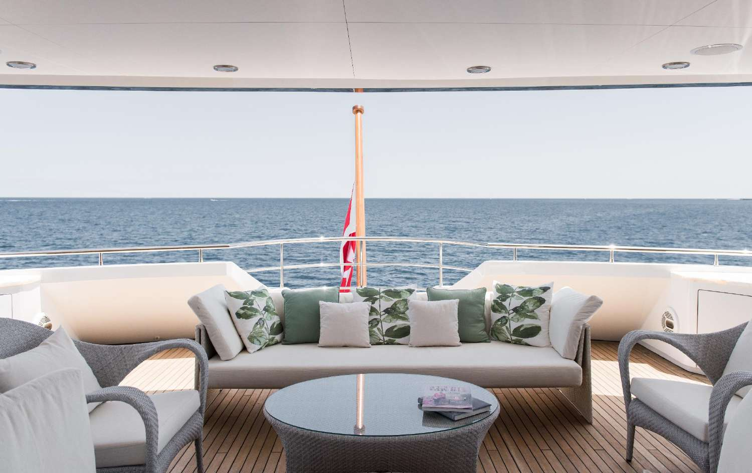 [M-CUSTOM-SUPERYACHT]-14331-3.png