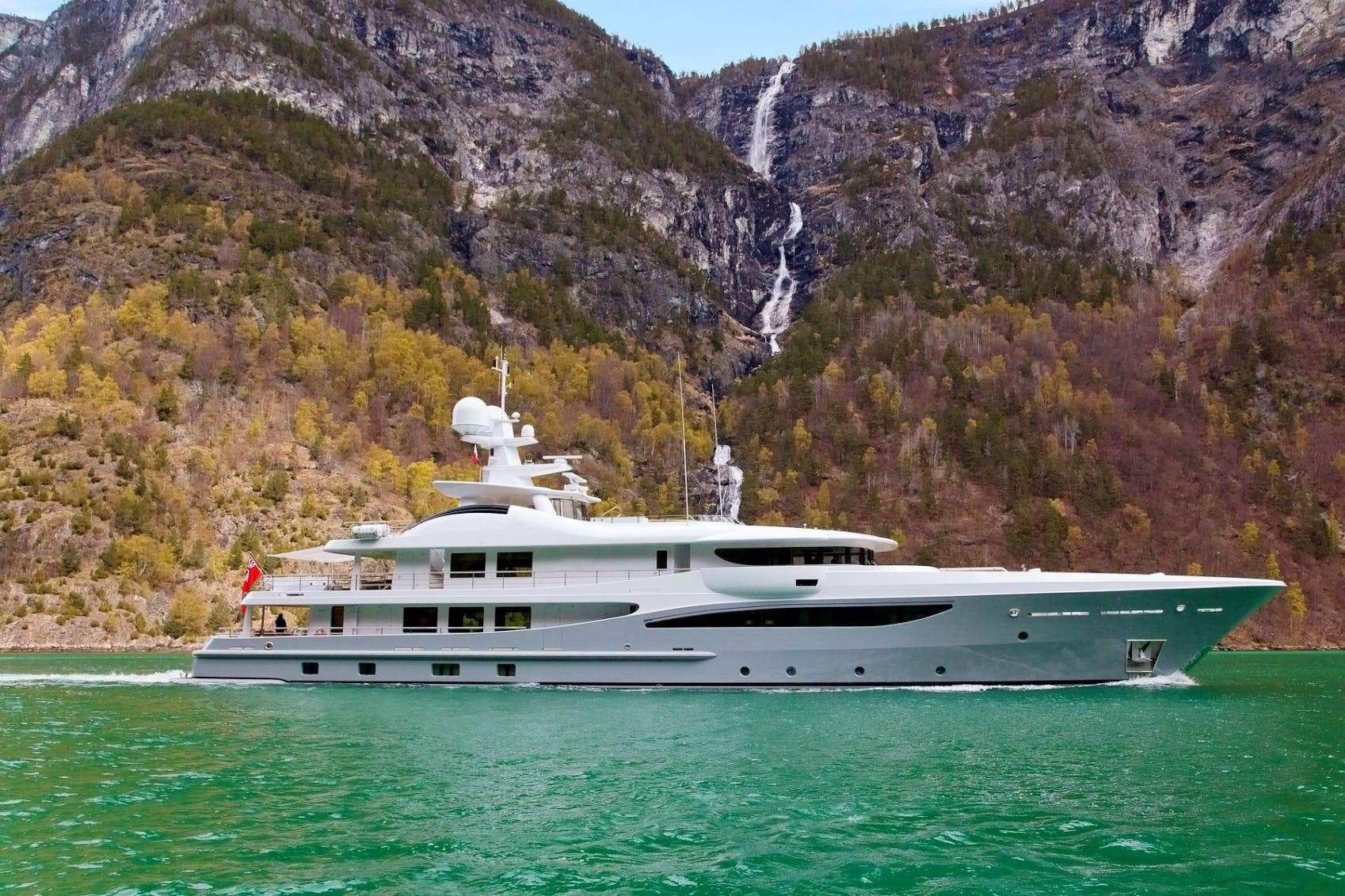 [M-CUSTOM-SUPERYACHT-BY-AMELS]-13034-14.jpg