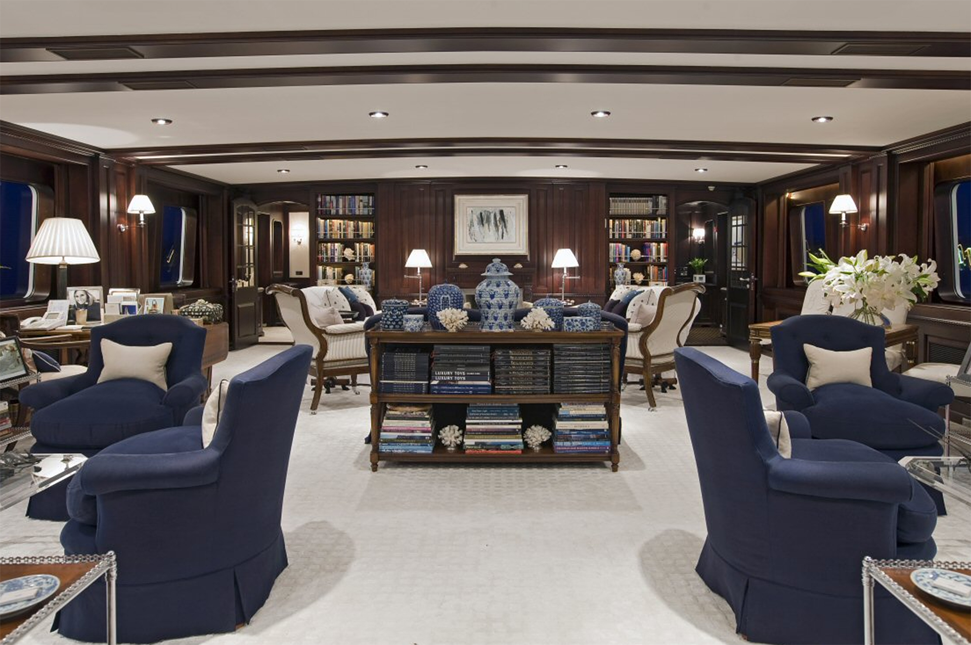 [M-CUSTOM-SUPERYACHT-BY-FEADSHIP]-11780-4.jpg