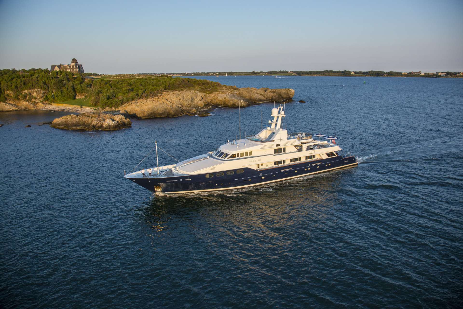[M-CUSTOM-SUPERYACHT-BY-FEADSHIP]-11782-1.jpg