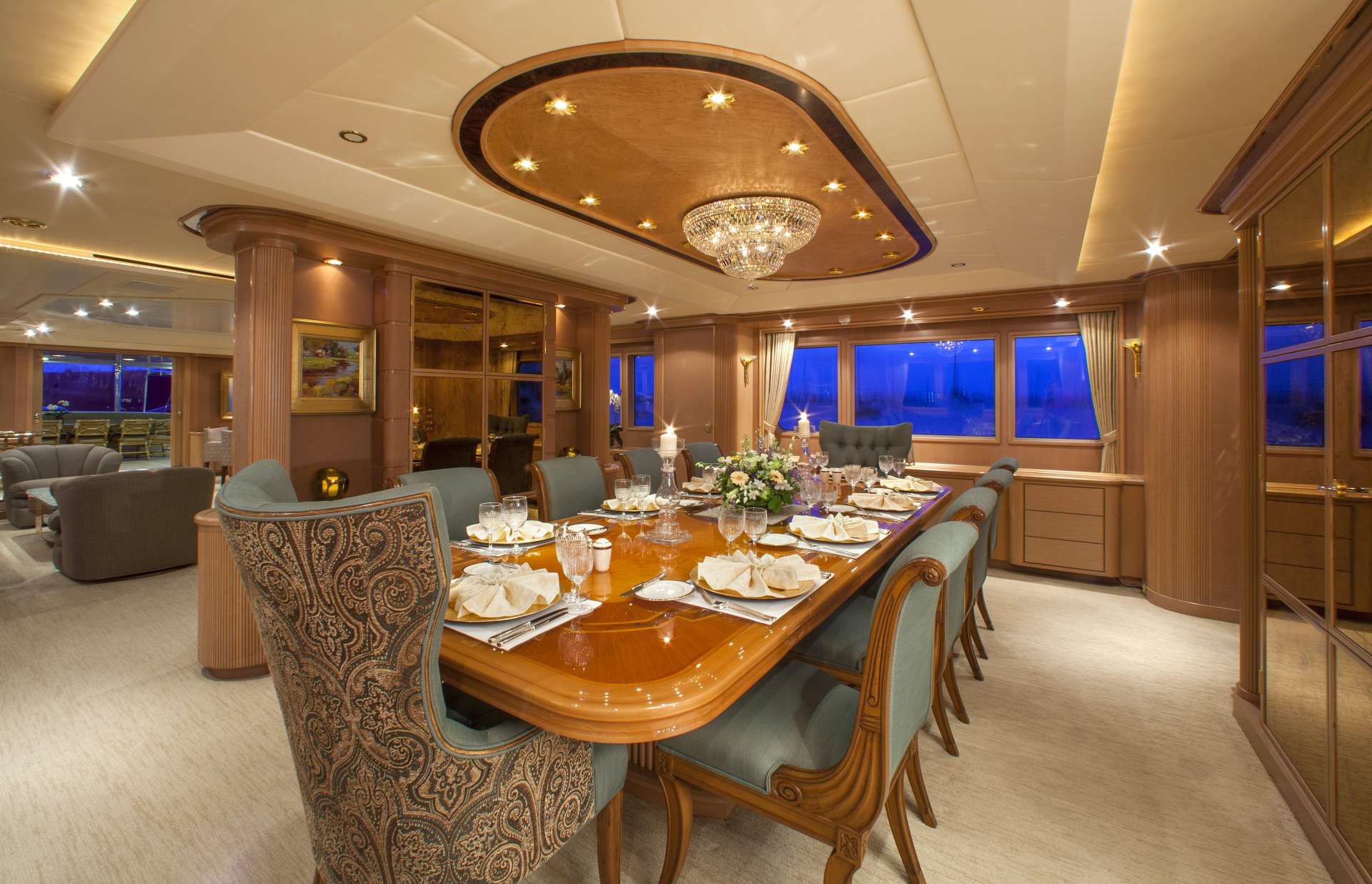 [M-CUSTOM-SUPERYACHT-BY-FEADSHIP]-11782-5.jpg