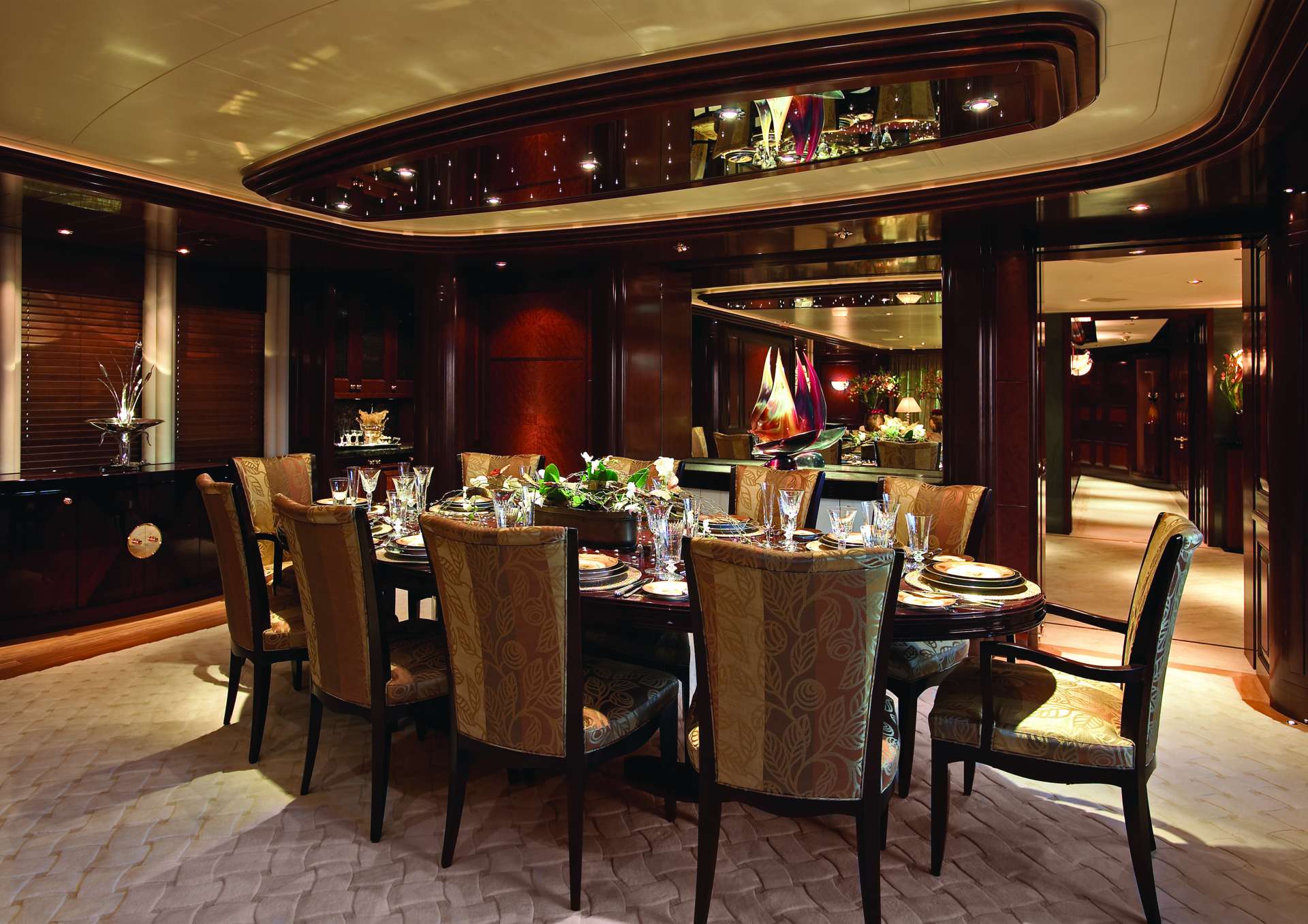 [M-CUSTOM-SUPERYACHT-BY-FEADSHIP]-11783-6.jpg