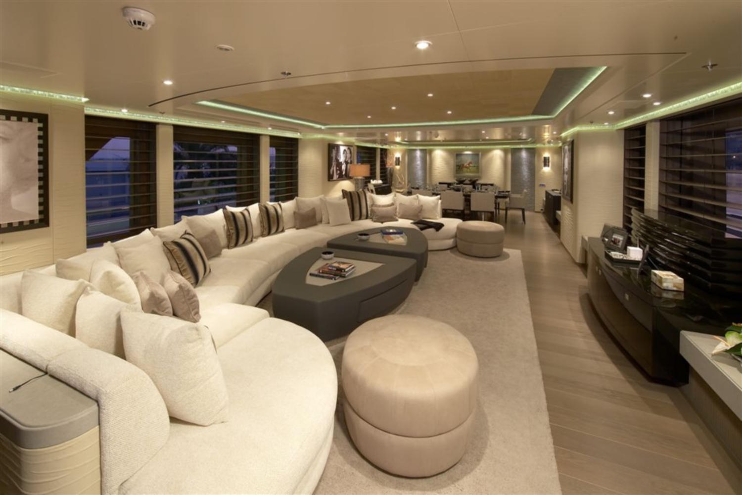[M-CUSTOM-SUPERYACHT-BY-FEADSHIP]-11788-11.jpg