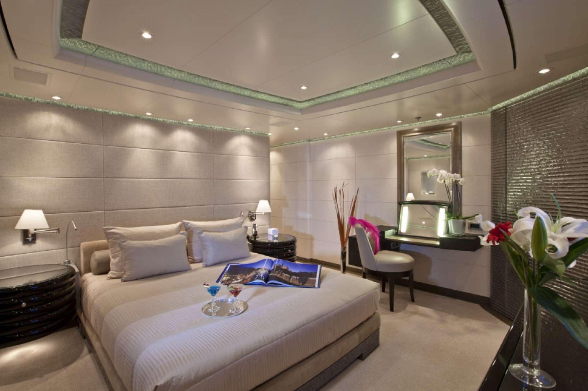 [M-CUSTOM-SUPERYACHT-BY-FEADSHIP]-11788-24.jpg