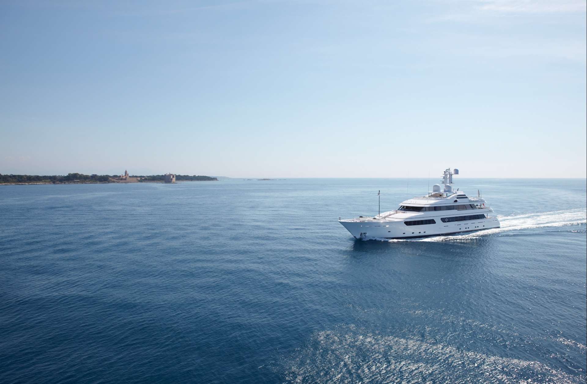 [M-CUSTOM-SUPERYACHT-BY-FEADSHIP]-11788-28.jpg