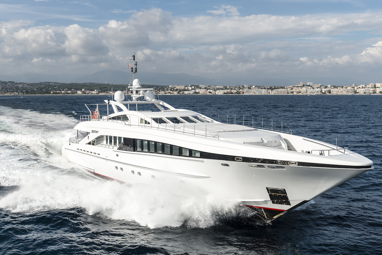 [M-CUSTOM-SUPERYACHT-BY-HEESEN]-11891-16.jpg