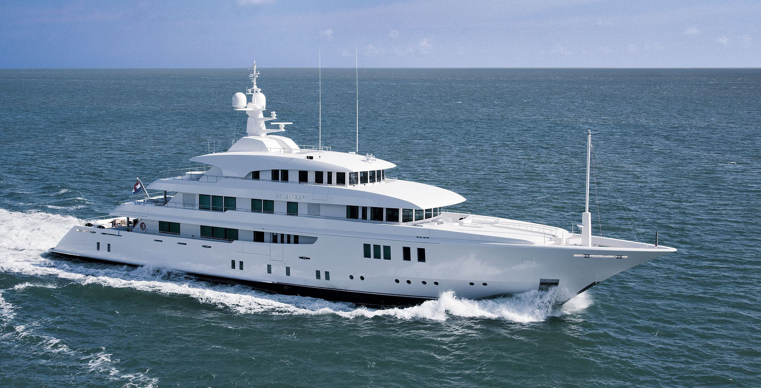 [M-CUSTOM-SUPERYACHT-BY-ICON]-11695-4.jpg