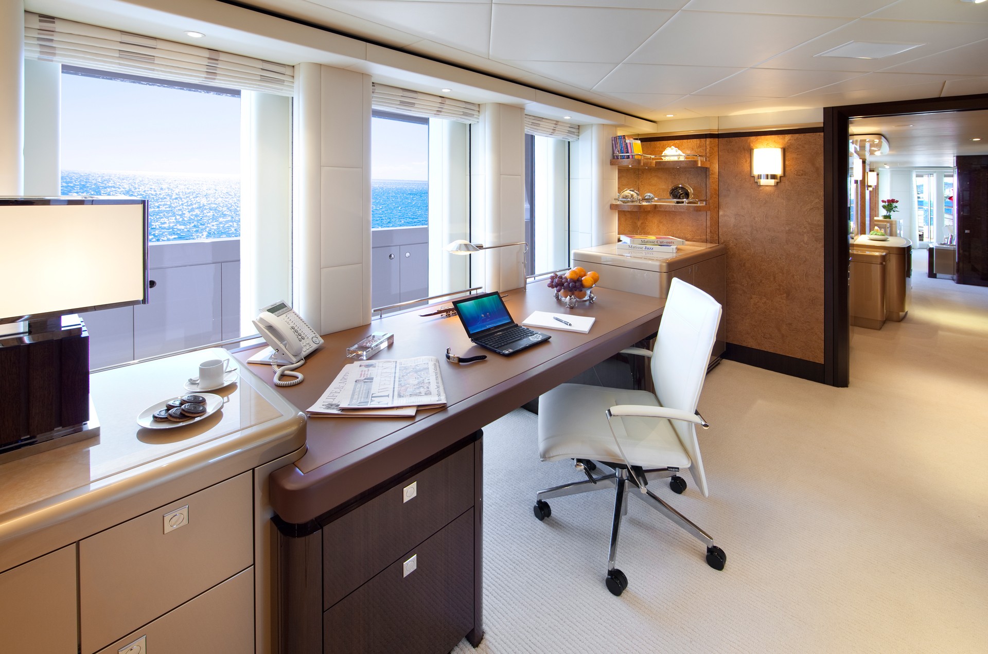 [M-CUSTOM-SUPERYACHT-BY-NOBISKRUG]-11818-2.jpg