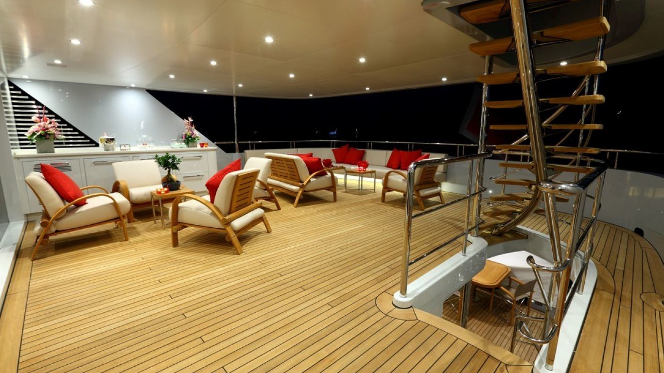 [M-CUSTOM-SUPERYACHT-BY-ROSSINAVI]-12305-1.jpg