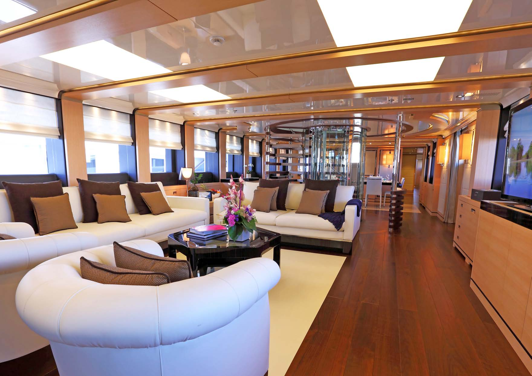[M-CUSTOM-SUPERYACHT-BY-ROSSINAVI]-12305-2.png
